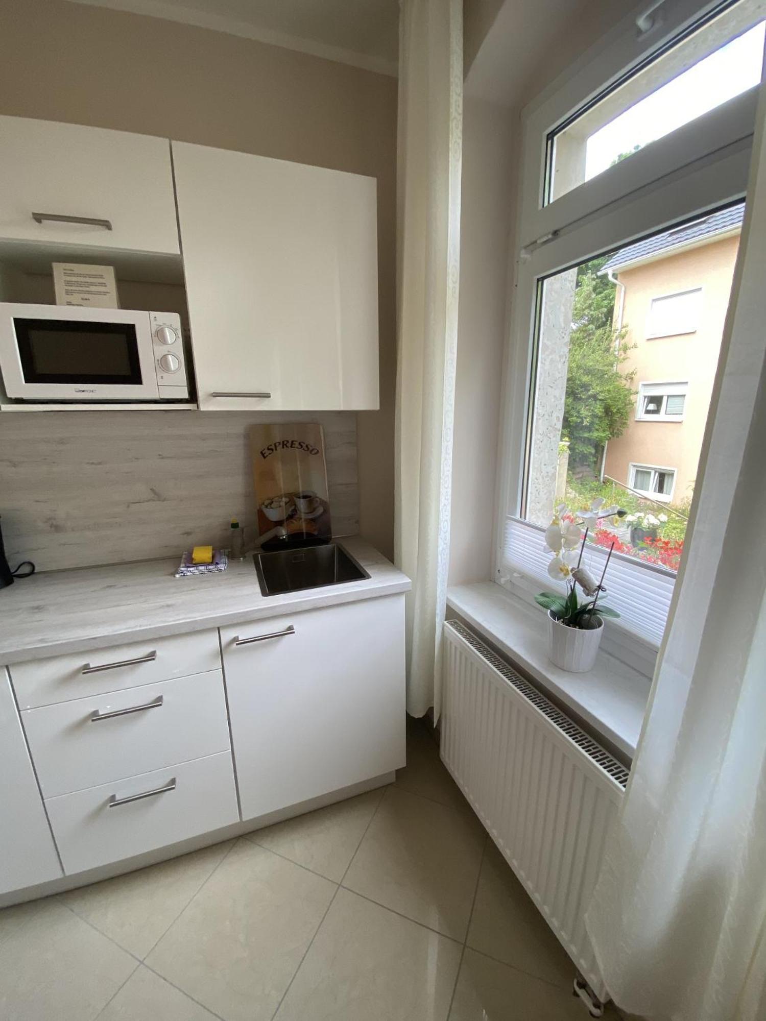 Apartments Und Zimmer Gaestehaus Matthias Dresde Habitación foto