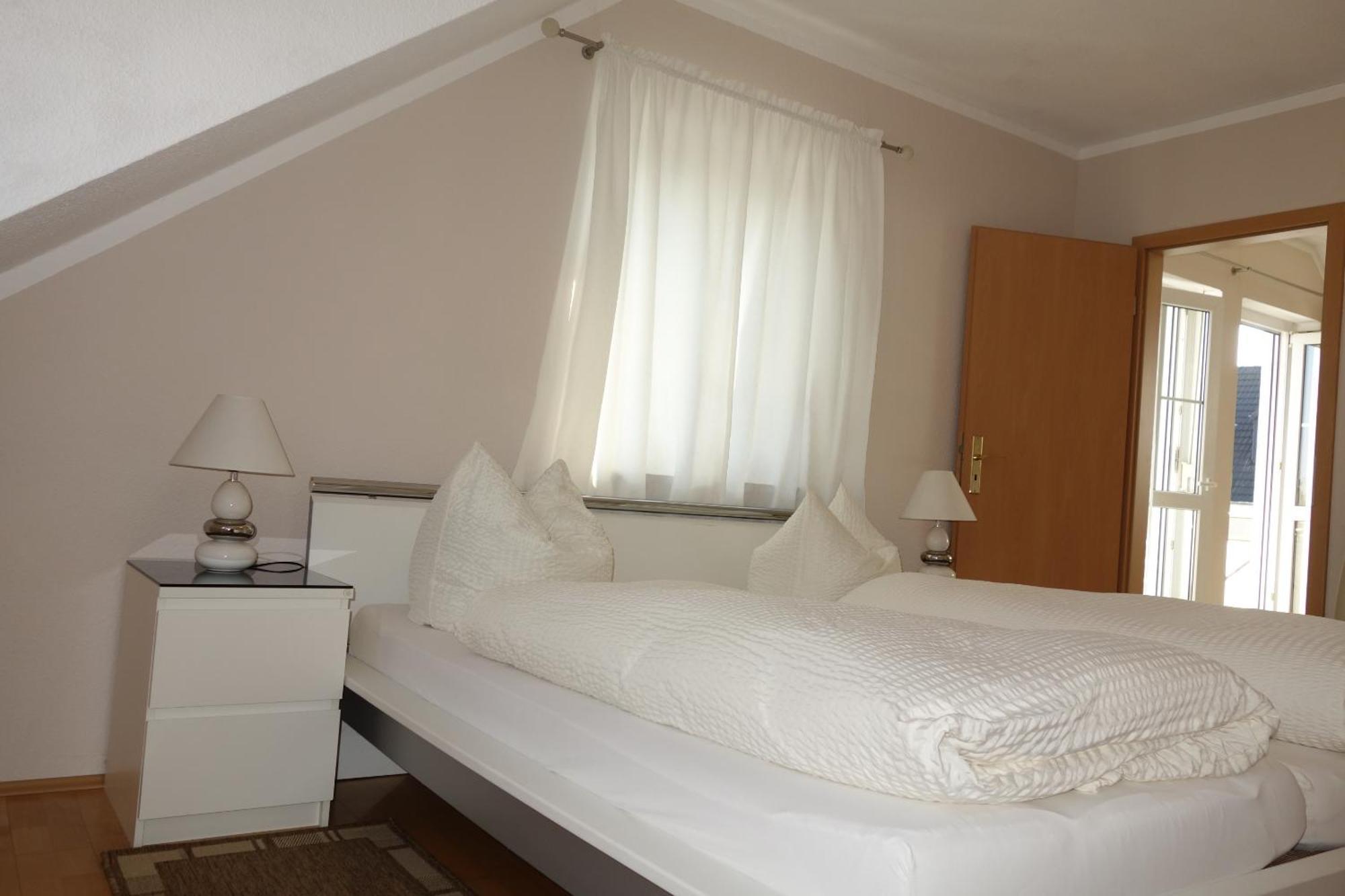 Apartments Und Zimmer Gaestehaus Matthias Dresde Habitación foto
