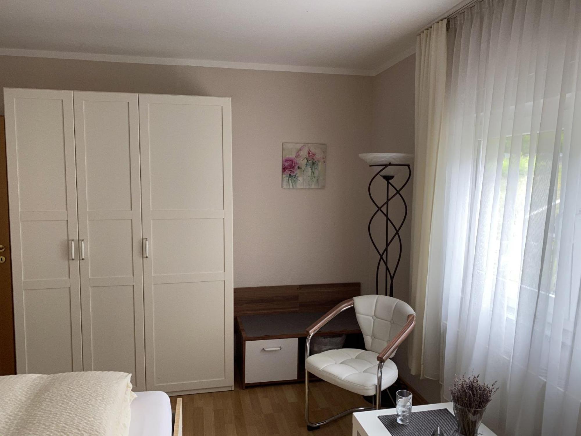 Apartments Und Zimmer Gaestehaus Matthias Dresde Habitación foto
