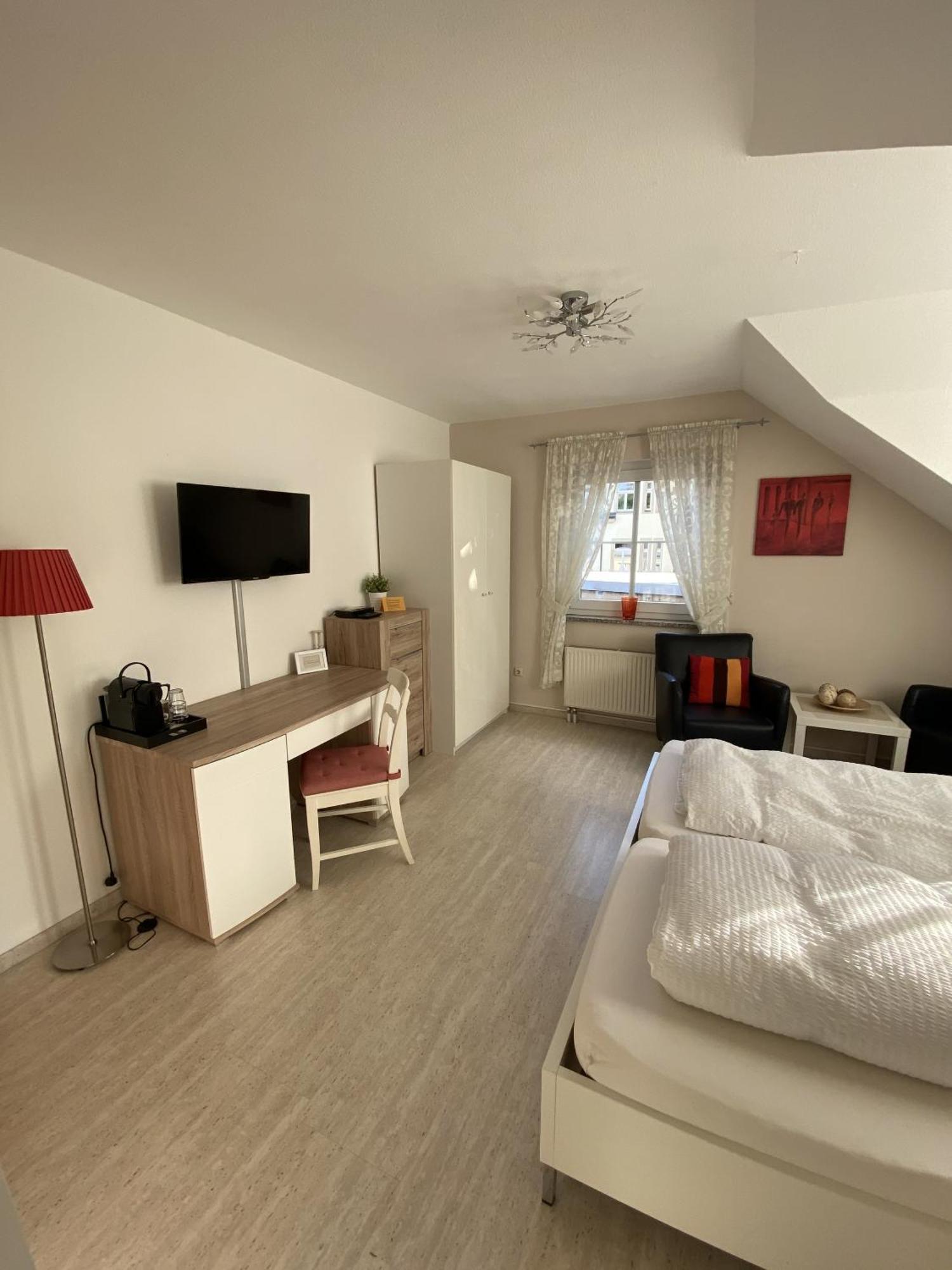 Apartments Und Zimmer Gaestehaus Matthias Dresde Habitación foto